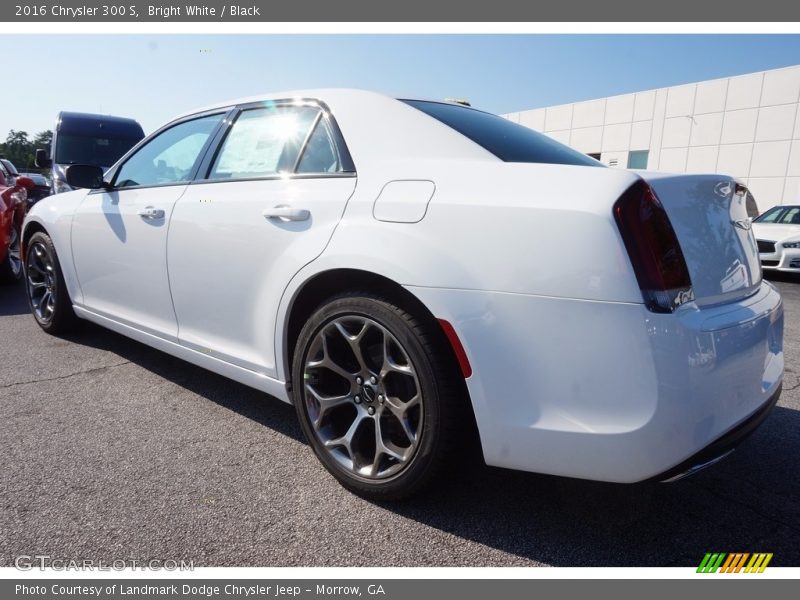 Bright White / Black 2016 Chrysler 300 S
