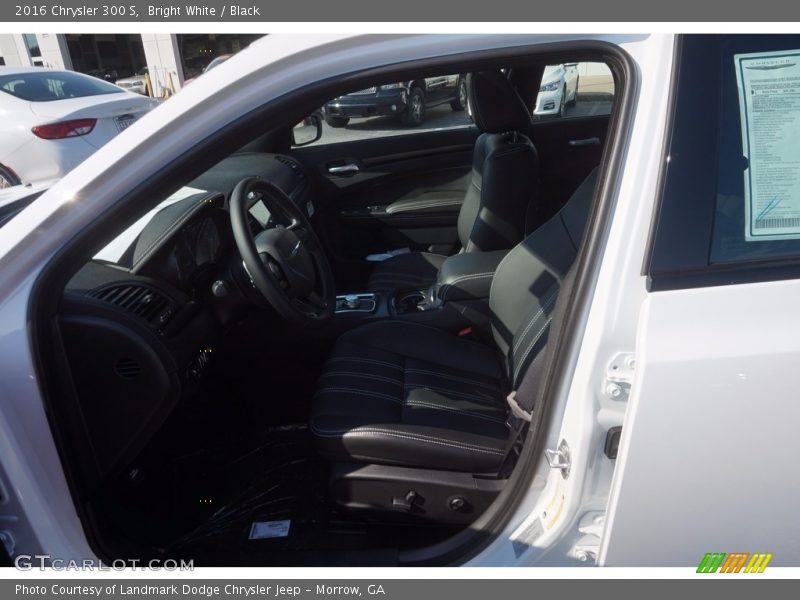 Bright White / Black 2016 Chrysler 300 S
