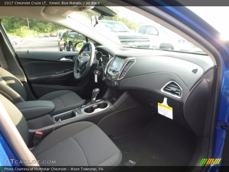 Kinetic Blue Metallic / Jet Black 2017 Chevrolet Cruze LT