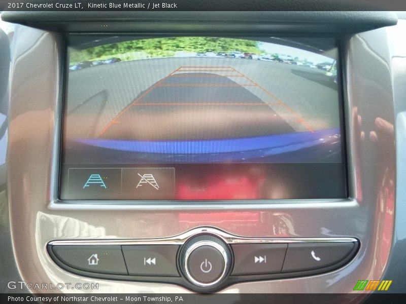 Kinetic Blue Metallic / Jet Black 2017 Chevrolet Cruze LT