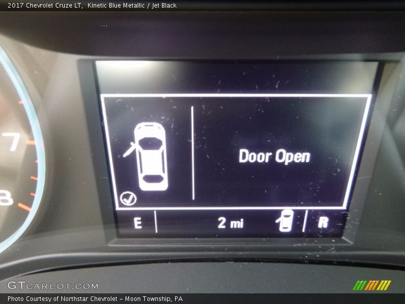 Kinetic Blue Metallic / Jet Black 2017 Chevrolet Cruze LT