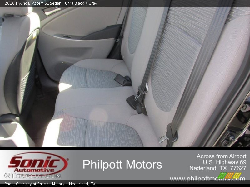 Ultra Black / Gray 2016 Hyundai Accent SE Sedan