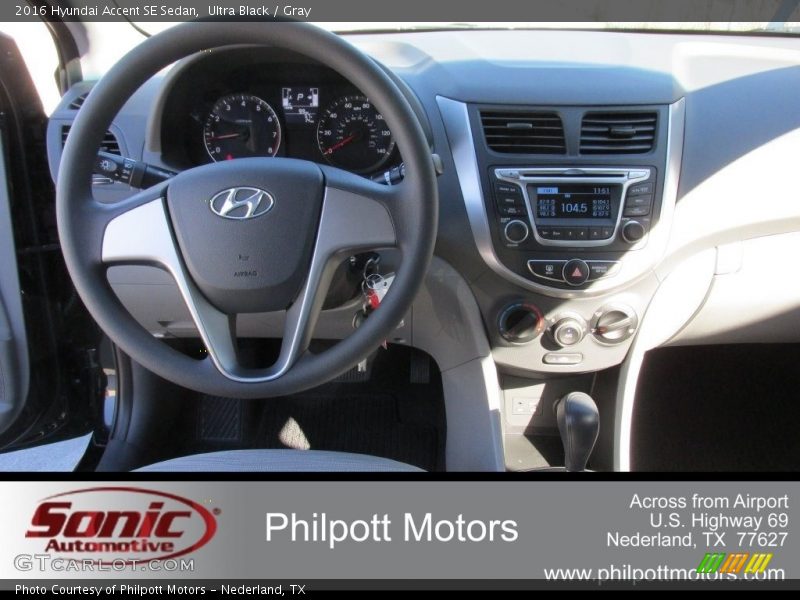 Ultra Black / Gray 2016 Hyundai Accent SE Sedan