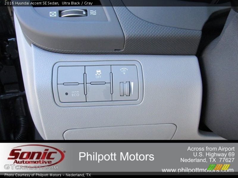 Ultra Black / Gray 2016 Hyundai Accent SE Sedan