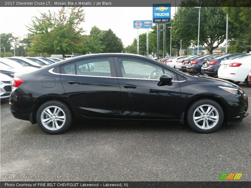 Mosaic Black Metallic / Jet Black 2017 Chevrolet Cruze LT
