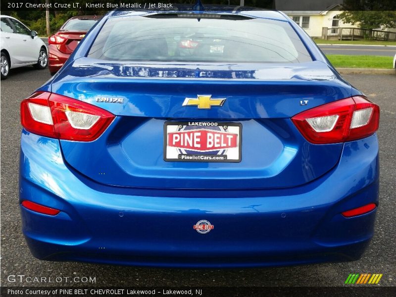 Kinetic Blue Metallic / Jet Black 2017 Chevrolet Cruze LT