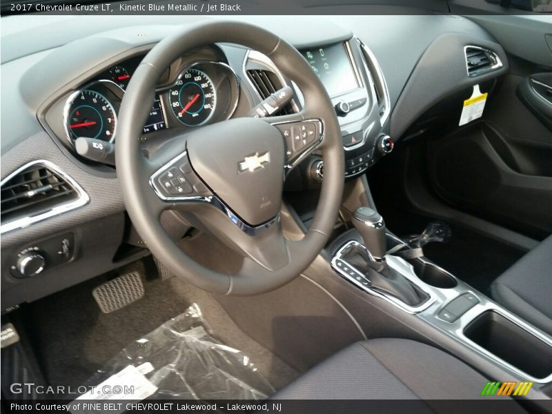 Kinetic Blue Metallic / Jet Black 2017 Chevrolet Cruze LT