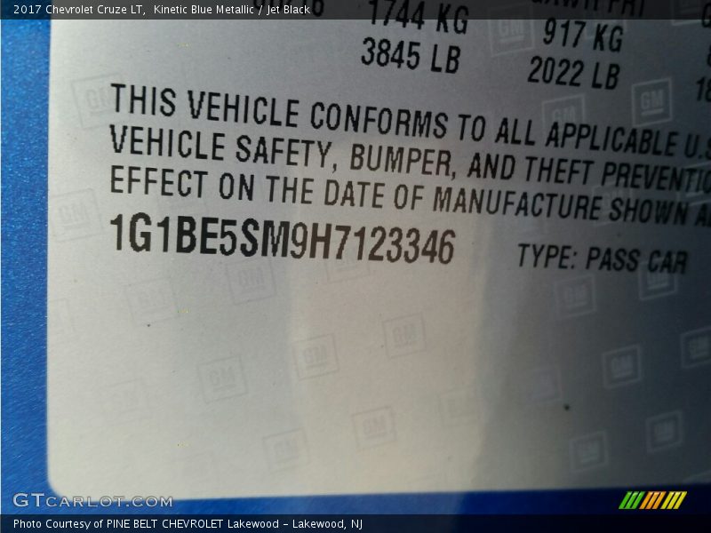 Kinetic Blue Metallic / Jet Black 2017 Chevrolet Cruze LT