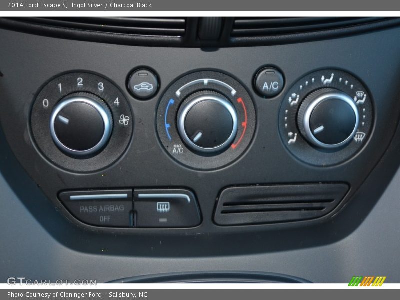 Ingot Silver / Charcoal Black 2014 Ford Escape S