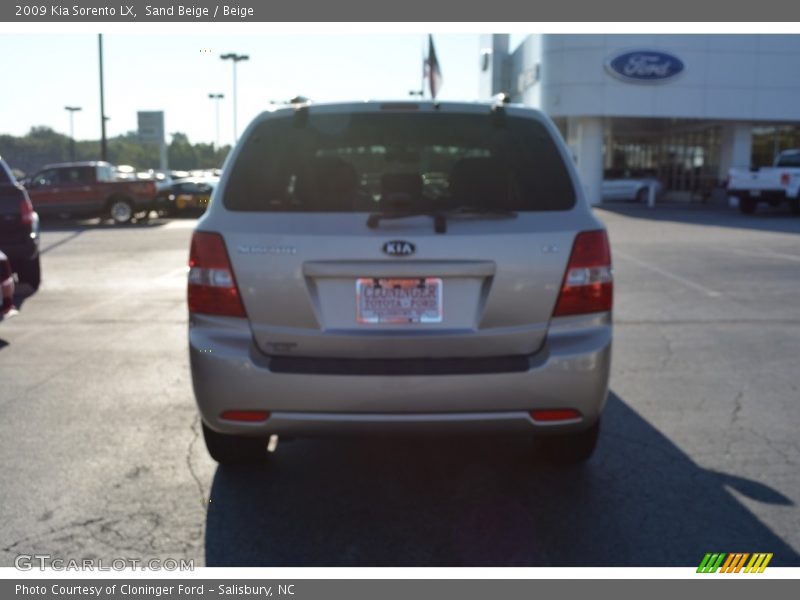 Sand Beige / Beige 2009 Kia Sorento LX