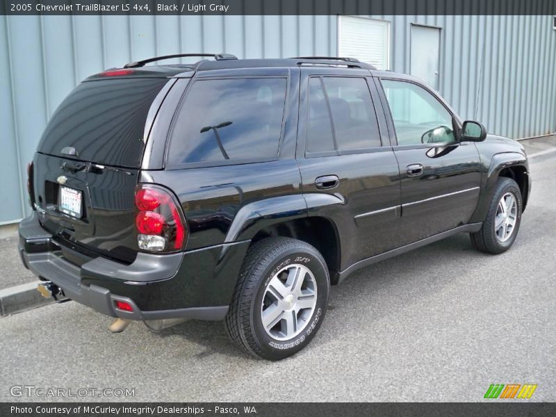 Black / Light Gray 2005 Chevrolet TrailBlazer LS 4x4