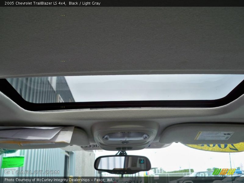 Black / Light Gray 2005 Chevrolet TrailBlazer LS 4x4