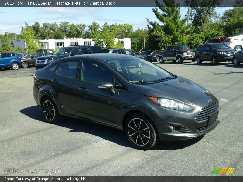 Magnetic Metallic / Charcoal Black 2015 Ford Fiesta SE Sedan