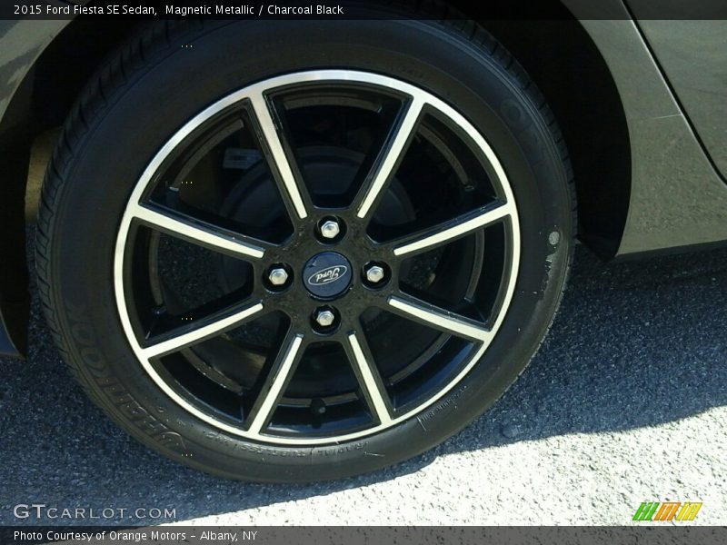 Magnetic Metallic / Charcoal Black 2015 Ford Fiesta SE Sedan