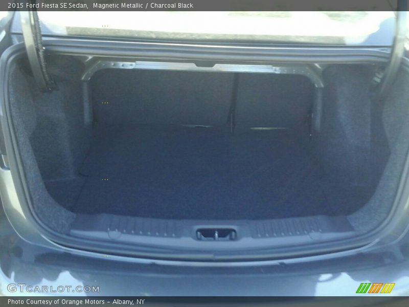 Magnetic Metallic / Charcoal Black 2015 Ford Fiesta SE Sedan