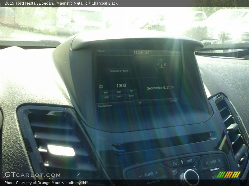 Magnetic Metallic / Charcoal Black 2015 Ford Fiesta SE Sedan