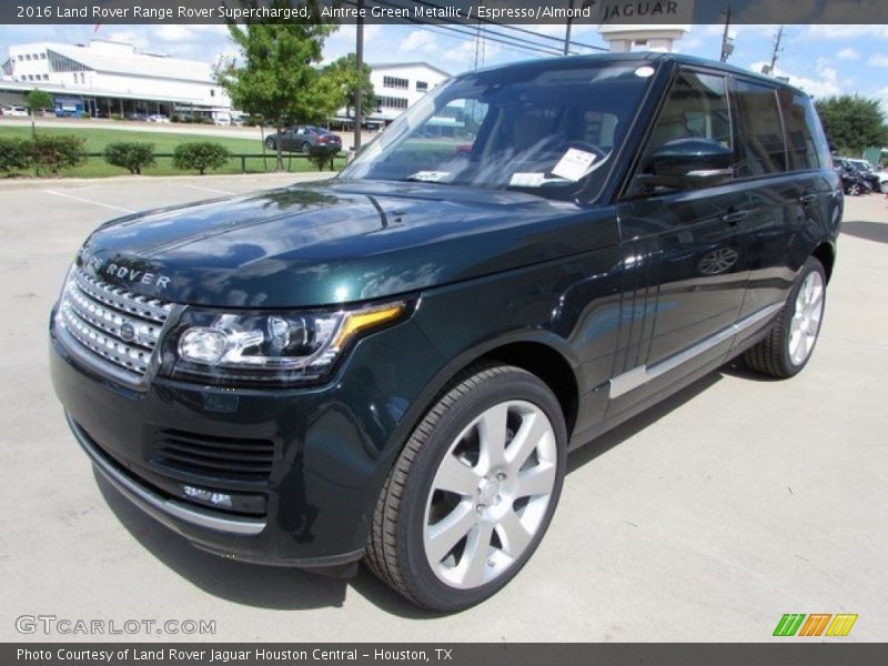 Front 3/4 View of 2016 Range Rover Supercharged