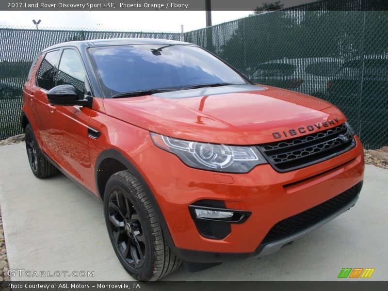 Front 3/4 View of 2017 Discovery Sport HSE