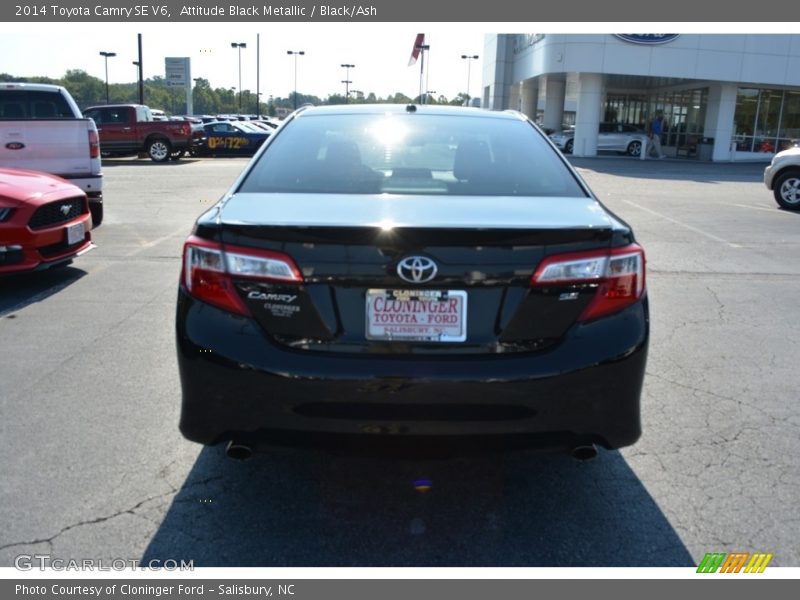 Attitude Black Metallic / Black/Ash 2014 Toyota Camry SE V6