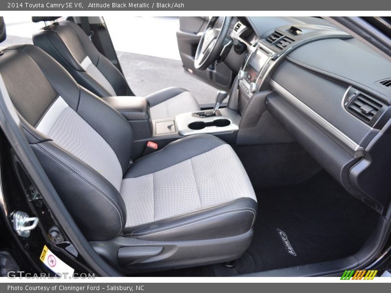 Attitude Black Metallic / Black/Ash 2014 Toyota Camry SE V6