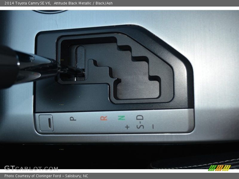 Attitude Black Metallic / Black/Ash 2014 Toyota Camry SE V6