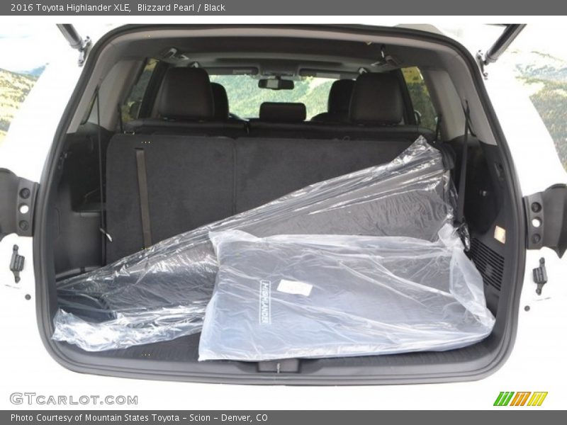 Blizzard Pearl / Black 2016 Toyota Highlander XLE