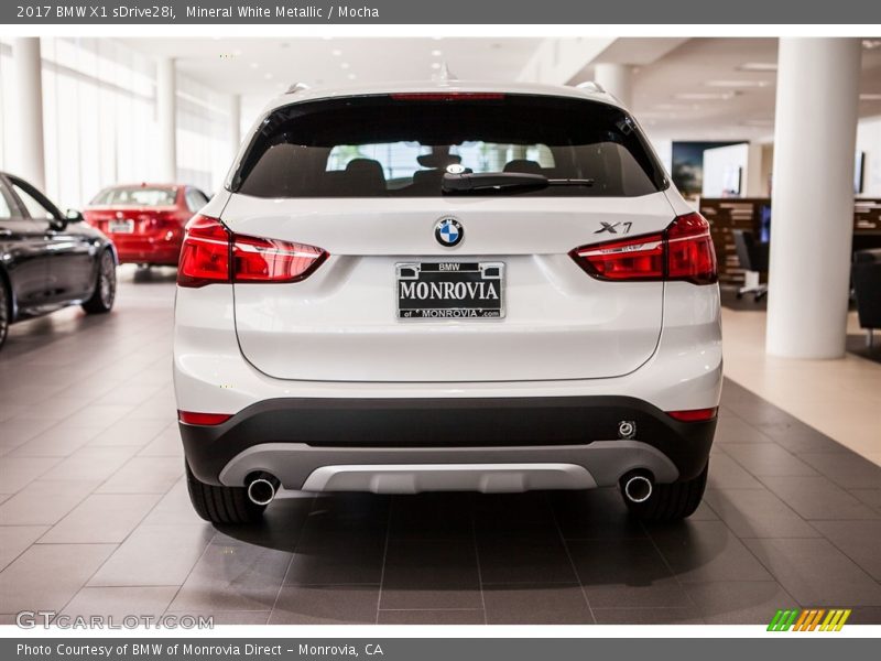 Mineral White Metallic / Mocha 2017 BMW X1 sDrive28i