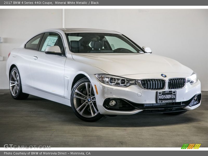 Mineral White Metallic / Black 2017 BMW 4 Series 440i Coupe
