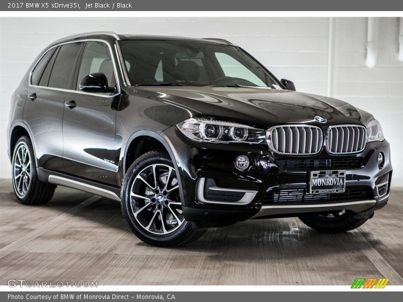 Front 3/4 View of 2017 X5 sDrive35i