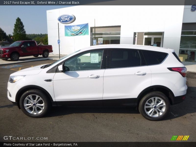 Oxford White / Charcoal Black 2017 Ford Escape SE