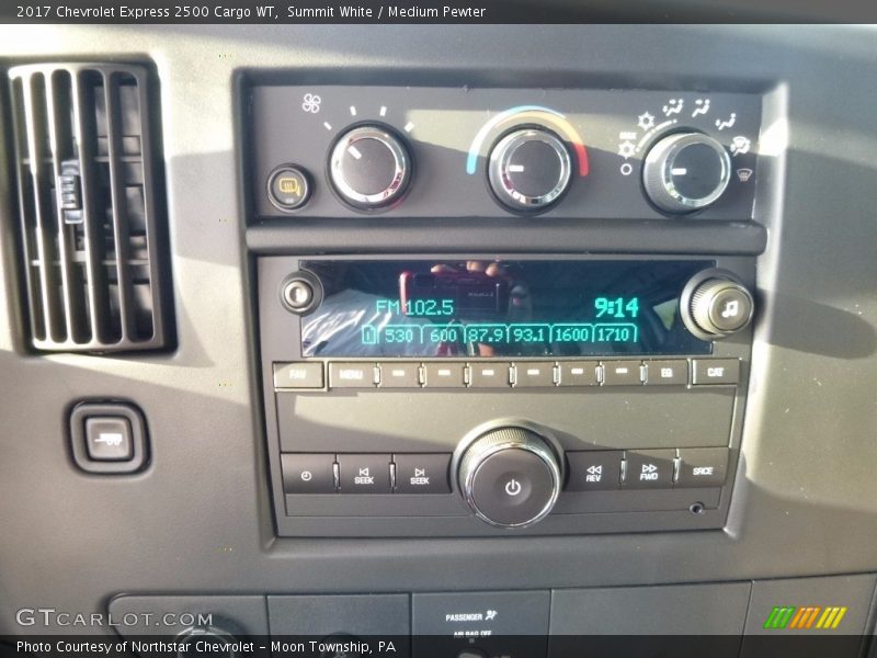 Summit White / Medium Pewter 2017 Chevrolet Express 2500 Cargo WT
