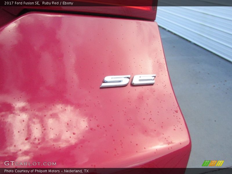 Ruby Red / Ebony 2017 Ford Fusion SE