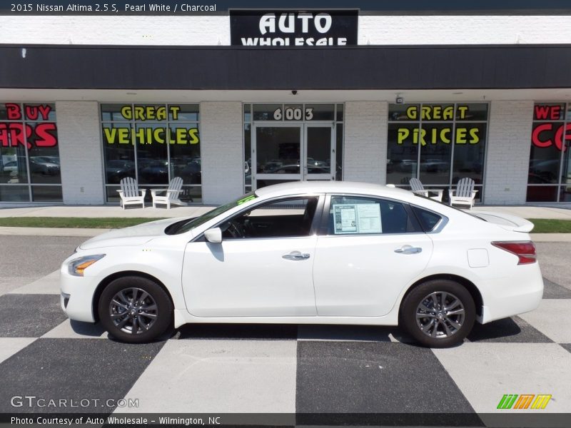 Pearl White / Charcoal 2015 Nissan Altima 2.5 S