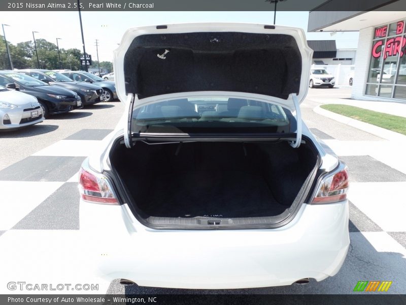 Pearl White / Charcoal 2015 Nissan Altima 2.5 S