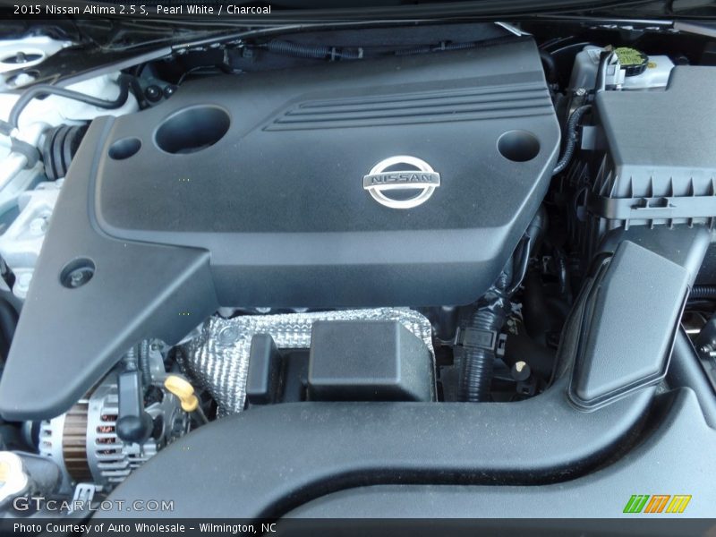 Pearl White / Charcoal 2015 Nissan Altima 2.5 S