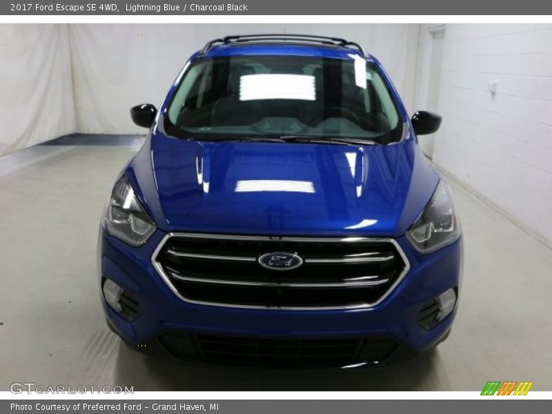 Lightning Blue / Charcoal Black 2017 Ford Escape SE 4WD