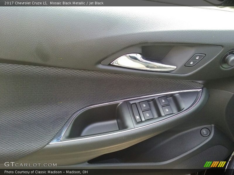 Mosaic Black Metallic / Jet Black 2017 Chevrolet Cruze LS