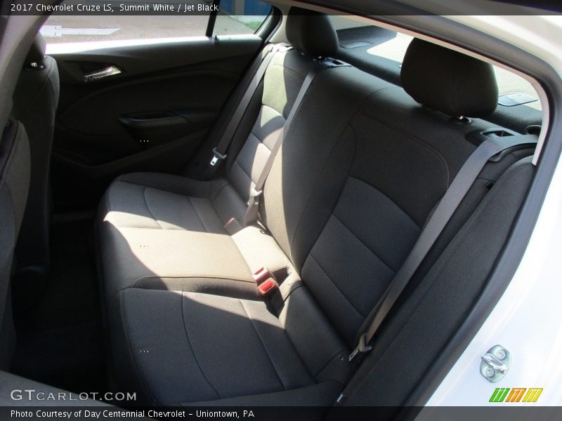 Summit White / Jet Black 2017 Chevrolet Cruze LS