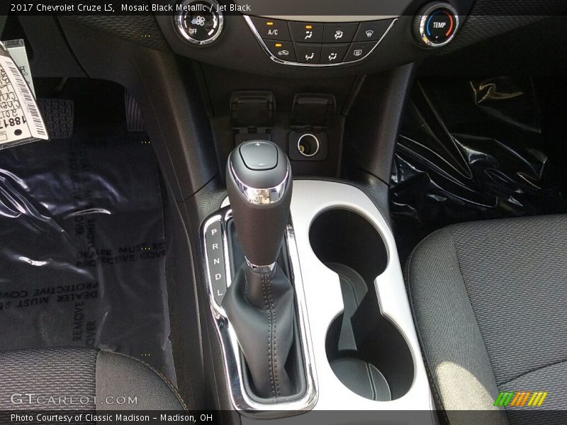 Mosaic Black Metallic / Jet Black 2017 Chevrolet Cruze LS