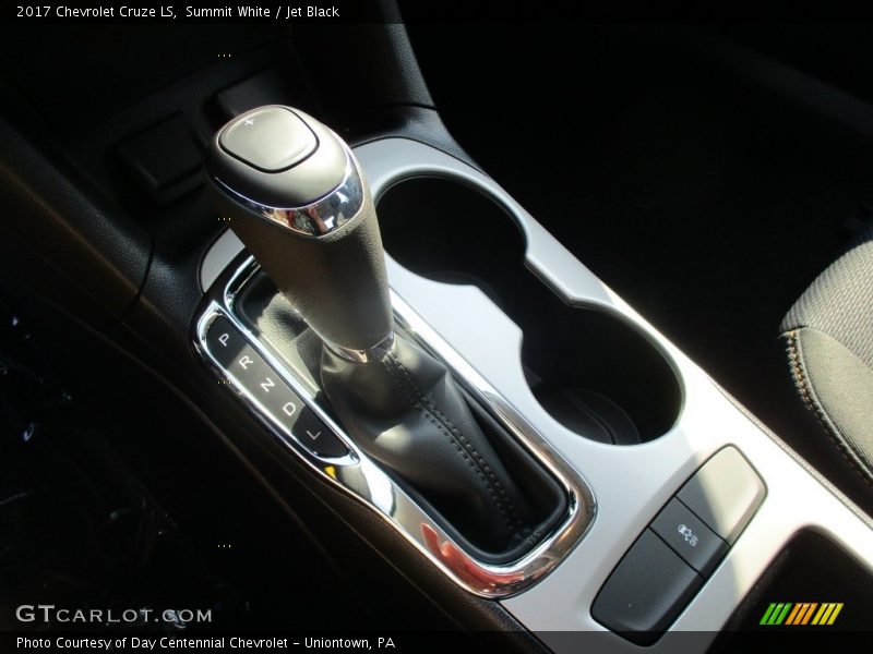 Summit White / Jet Black 2017 Chevrolet Cruze LS