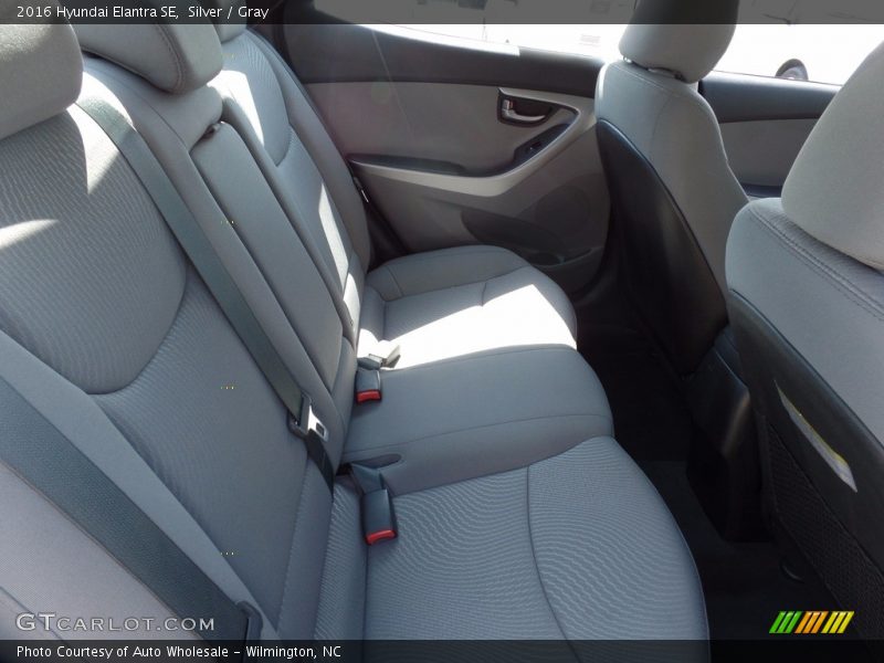 Silver / Gray 2016 Hyundai Elantra SE