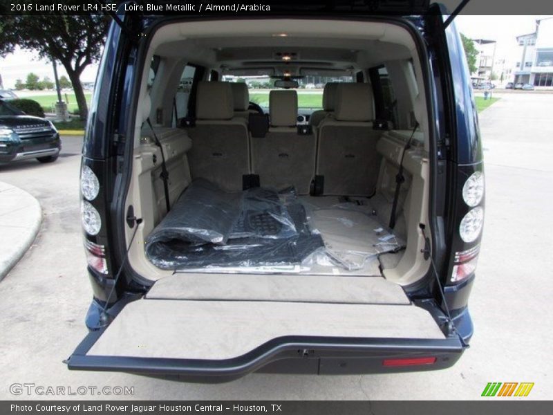 Loire Blue Metallic / Almond/Arabica 2016 Land Rover LR4 HSE