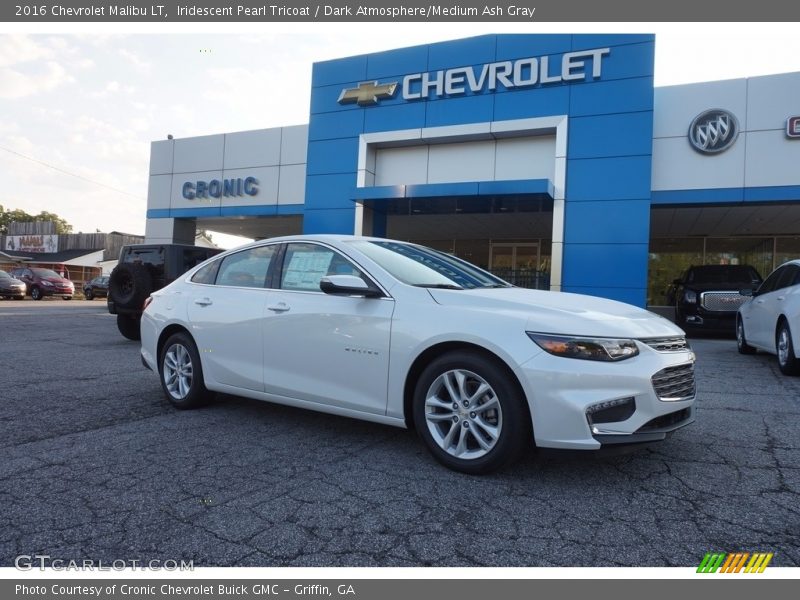 Iridescent Pearl Tricoat / Dark Atmosphere/Medium Ash Gray 2016 Chevrolet Malibu LT