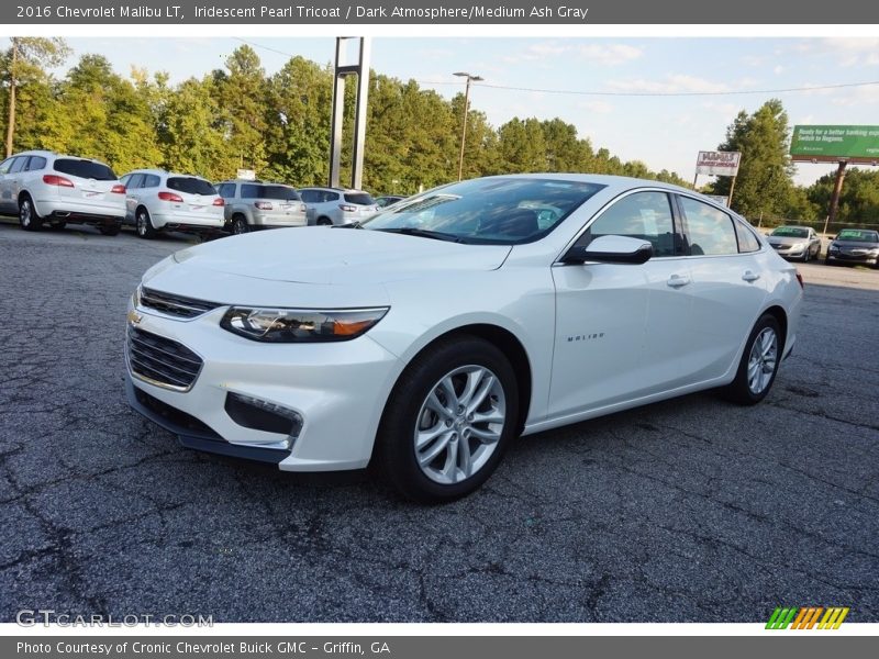 Iridescent Pearl Tricoat / Dark Atmosphere/Medium Ash Gray 2016 Chevrolet Malibu LT
