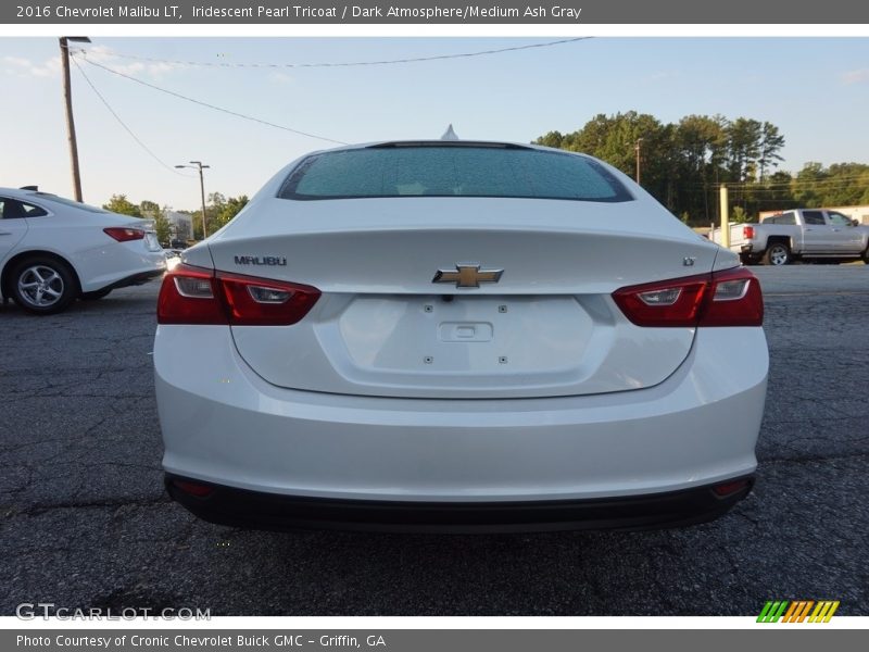 Iridescent Pearl Tricoat / Dark Atmosphere/Medium Ash Gray 2016 Chevrolet Malibu LT