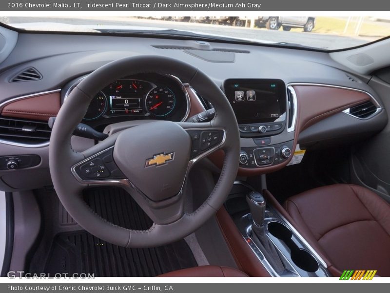 Iridescent Pearl Tricoat / Dark Atmosphere/Medium Ash Gray 2016 Chevrolet Malibu LT