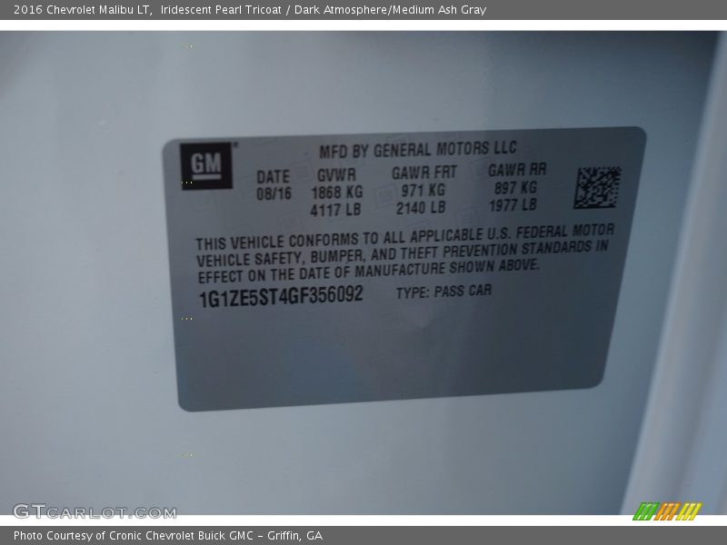 Iridescent Pearl Tricoat / Dark Atmosphere/Medium Ash Gray 2016 Chevrolet Malibu LT