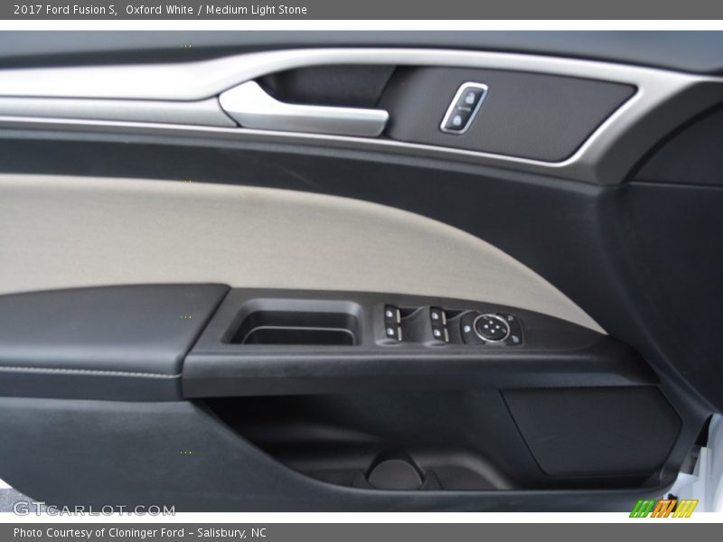 Oxford White / Medium Light Stone 2017 Ford Fusion S