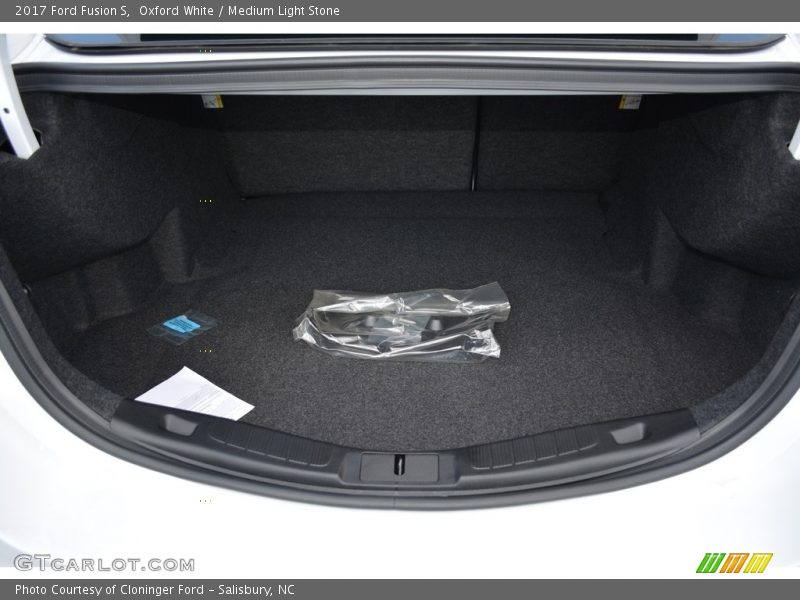 Oxford White / Medium Light Stone 2017 Ford Fusion S