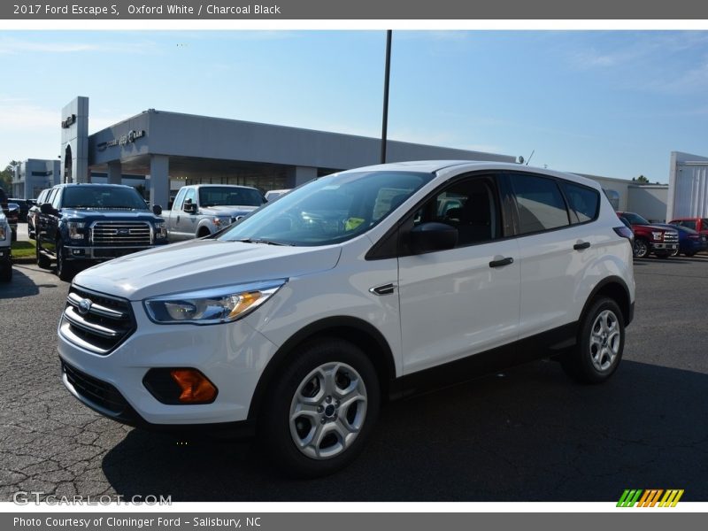 Oxford White / Charcoal Black 2017 Ford Escape S